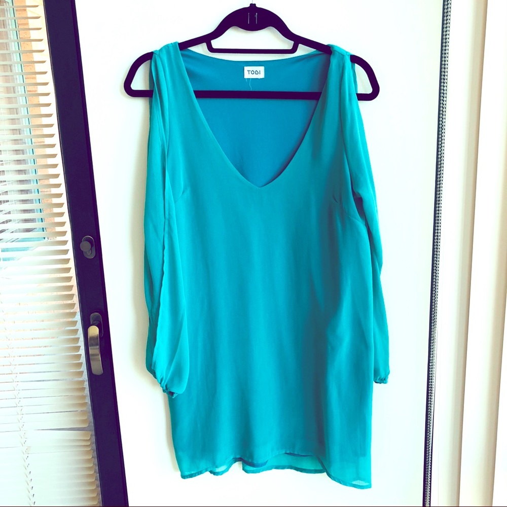 Tobi Split-Sleeved Shift Dress (Emerald)